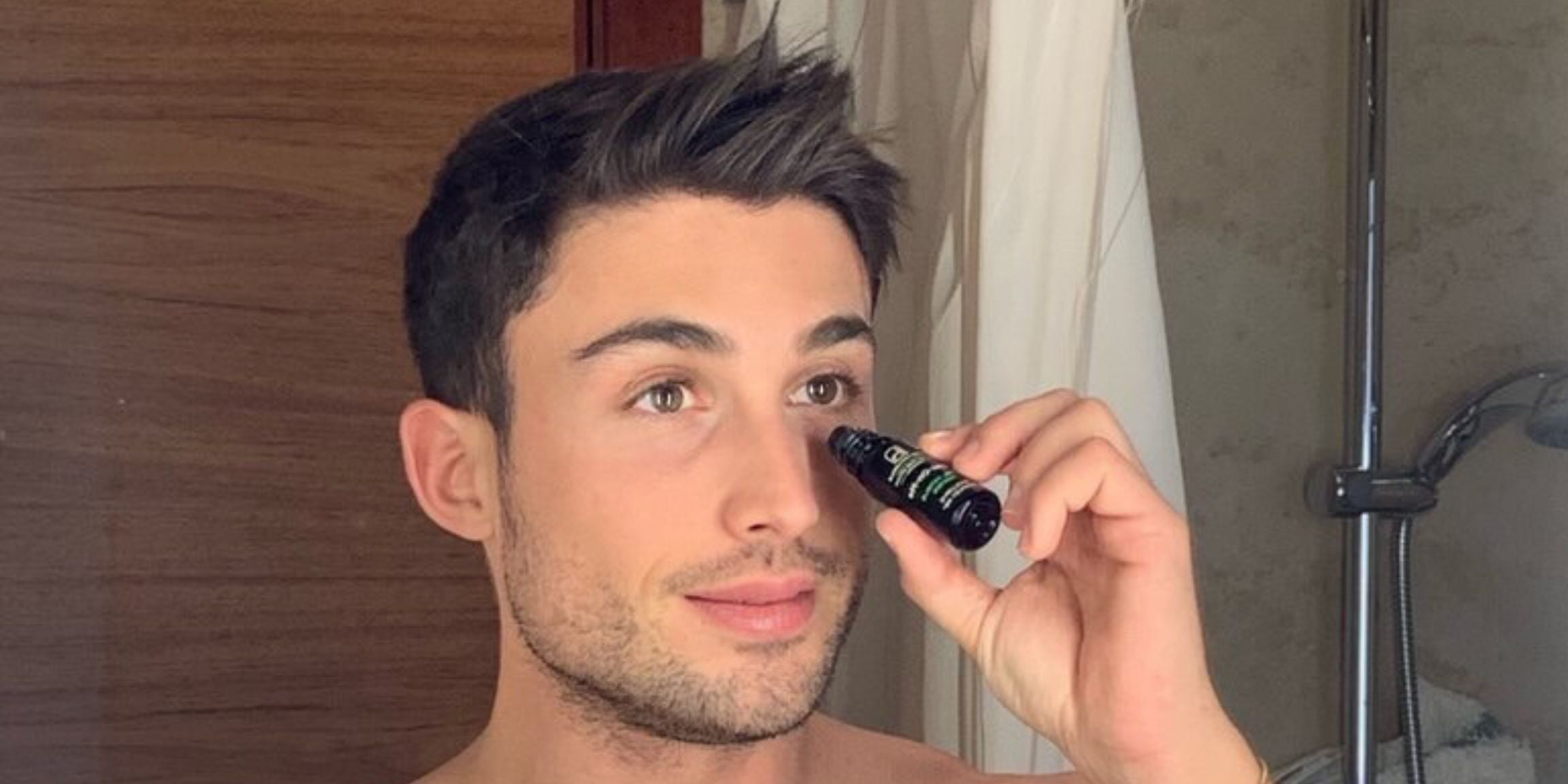 Quitar bolsas contorno de ojos hombre