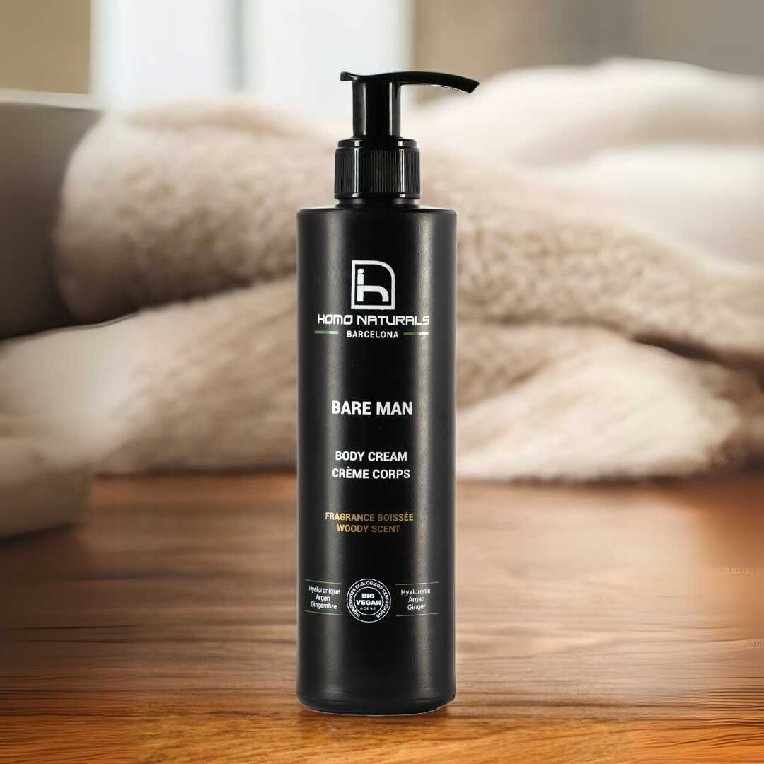 Crema corporal para hombre con ácido hialurónico y jengibre. Hidrata y reafirma la piel de forma natural. Con certificación ecológica y vegana.