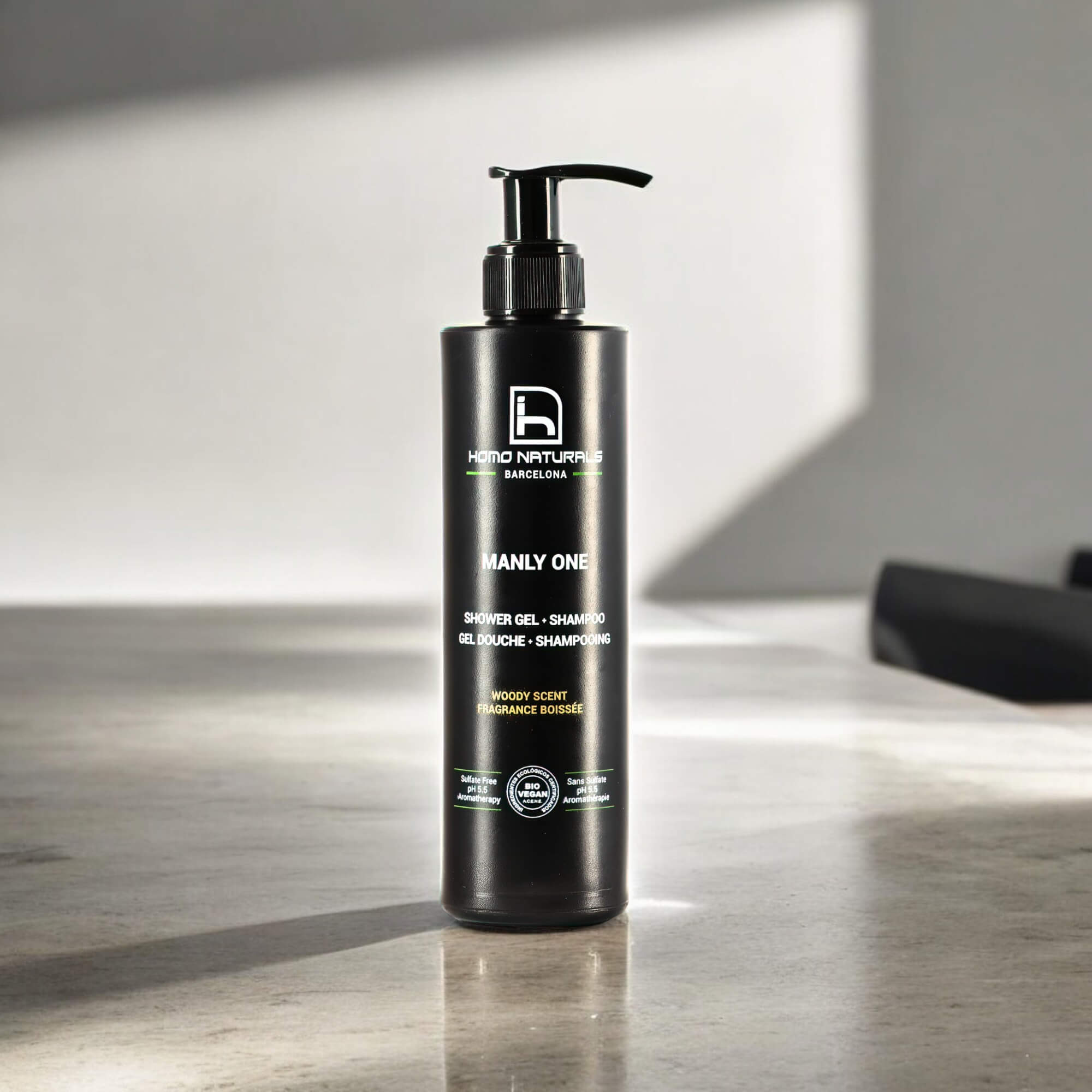 Gel de ducha sin sulfatos, ph5, dermoprotector, con aceites esenciales, aromaterapia, con fragancia a madera bosque, para hombres.