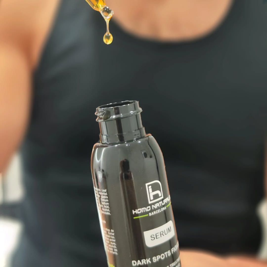 Serum antiedad y antiarrugas para hombres. Despigmentante. Con acido hialuronico y vitamina C.